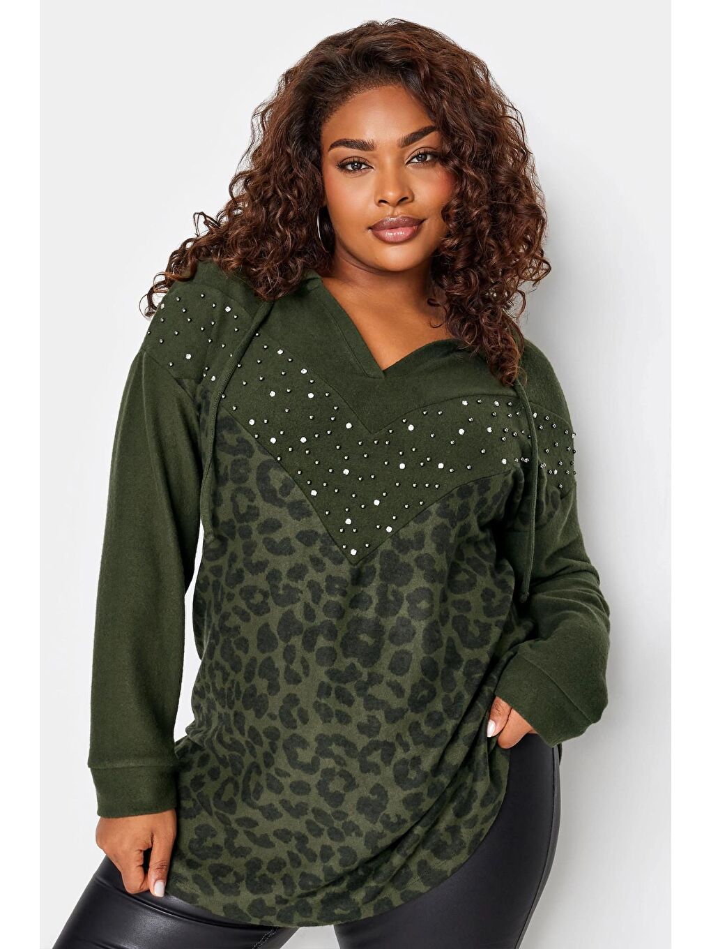 Haki Büyük Beden V Yaka Kapüşonlu Taş Detaylı Leopar Desenli Sweatshirt 285009