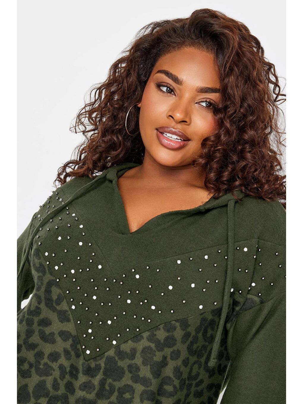 Haki Büyük Beden V Yaka Kapüşonlu Taş Detaylı Leopar Desenli Sweatshirt 285009-3