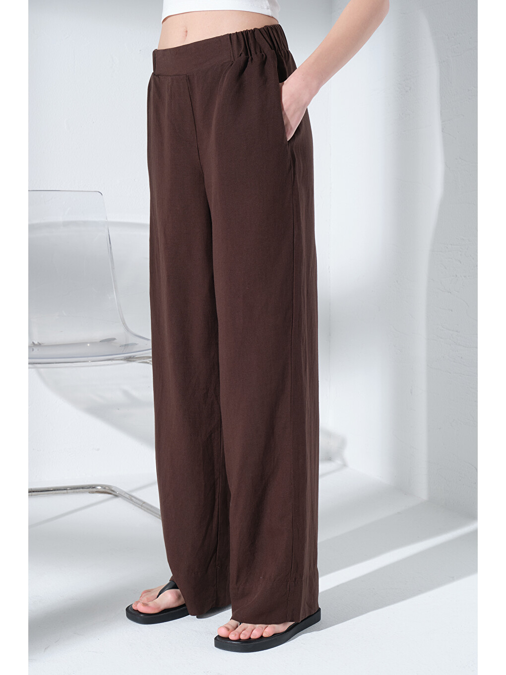 Kahverengi Arkası Lastikli Önü Düz Geniş Paça Keten Lyocell Karışımlı Kadın Pantolon @Lemon-1