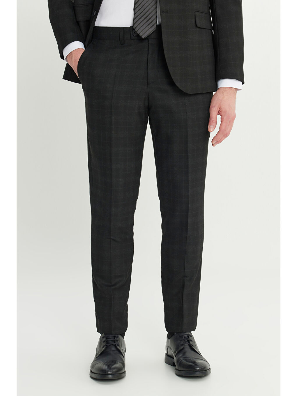 Erkek Siyah-Gri Yün Slim Fit Dar Kesim Mono Yaka Kapak Cepli Kareli Esnek Takım Elbise-5