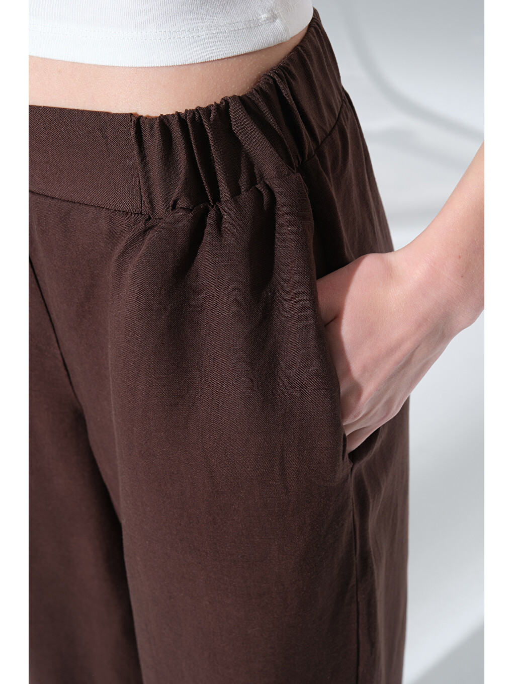 Kahverengi Arkası Lastikli Önü Düz Geniş Paça Keten Lyocell Karışımlı Kadın Pantolon @Lemon-2