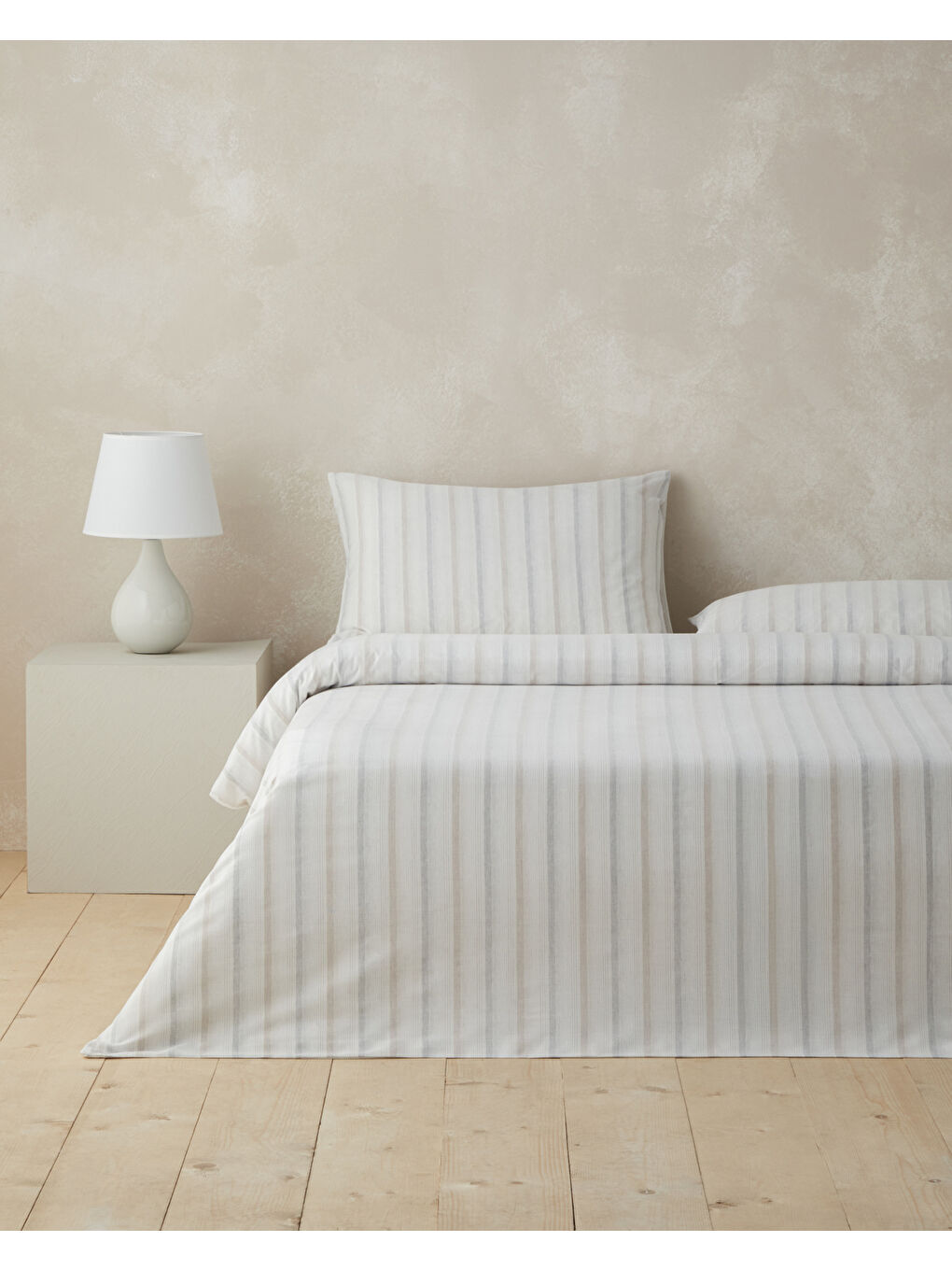 Glint Stripes İpliği Boyalı Çift Kişilik Nevresim Takımı 200x220 cm Bej-Gri