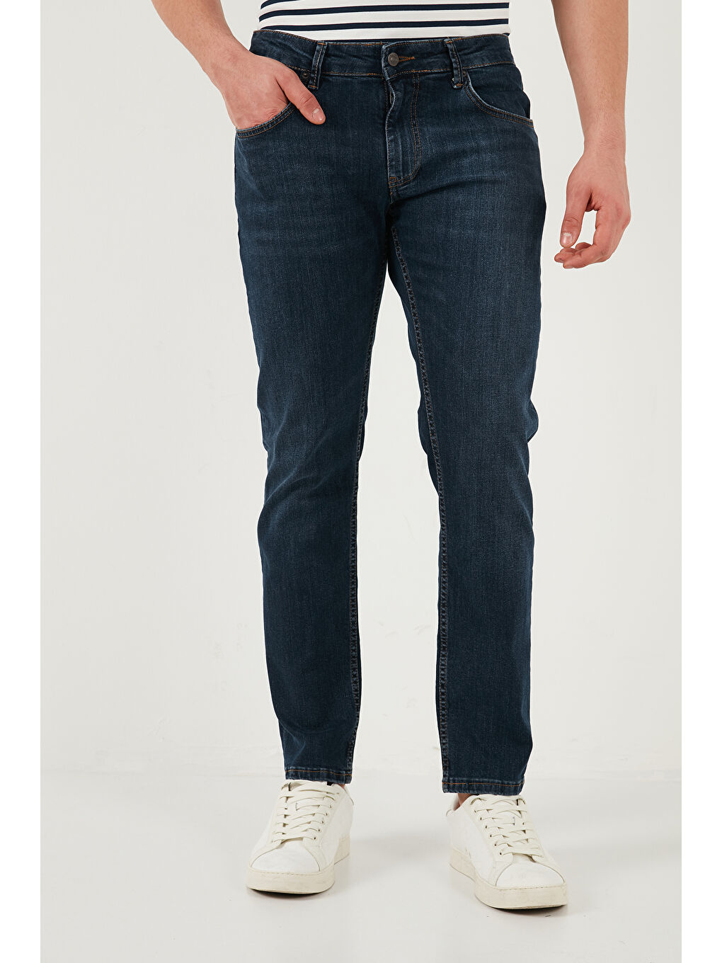 Lacivert Normal Kalıp Boru Paça Normal Bel Jean Pantolon 2203C51PARMA-3