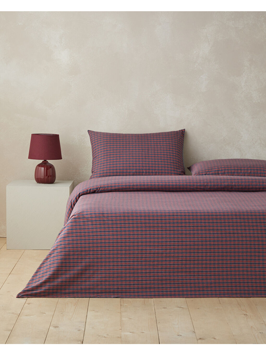 Tile Check İpliği Boyalı Çift Kişilik Nevresim Takımı 200x220 cm Lacivert-Kırmızı