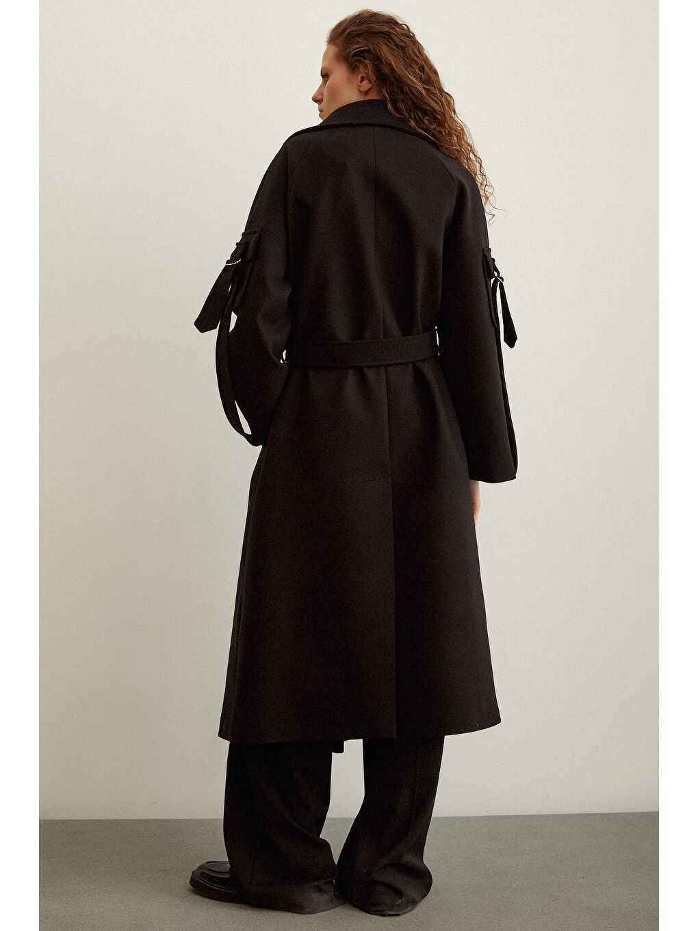 Kolu Cepli Apoletli Uzun Kaşe Kaban Siyah-4