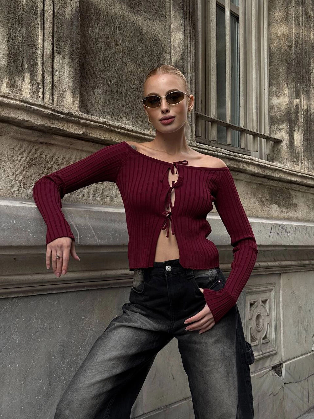 Kadın Bordo Önden Bağlamalı Madonna Yaka Crop Bluz-1