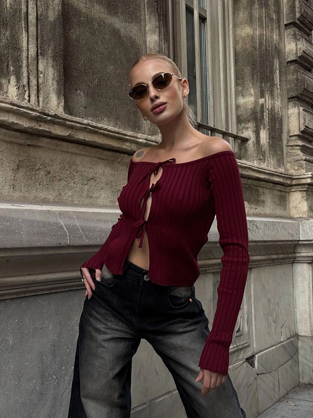 Kadın Bordo Önden Bağlamalı Madonna Yaka Crop Bluz-2