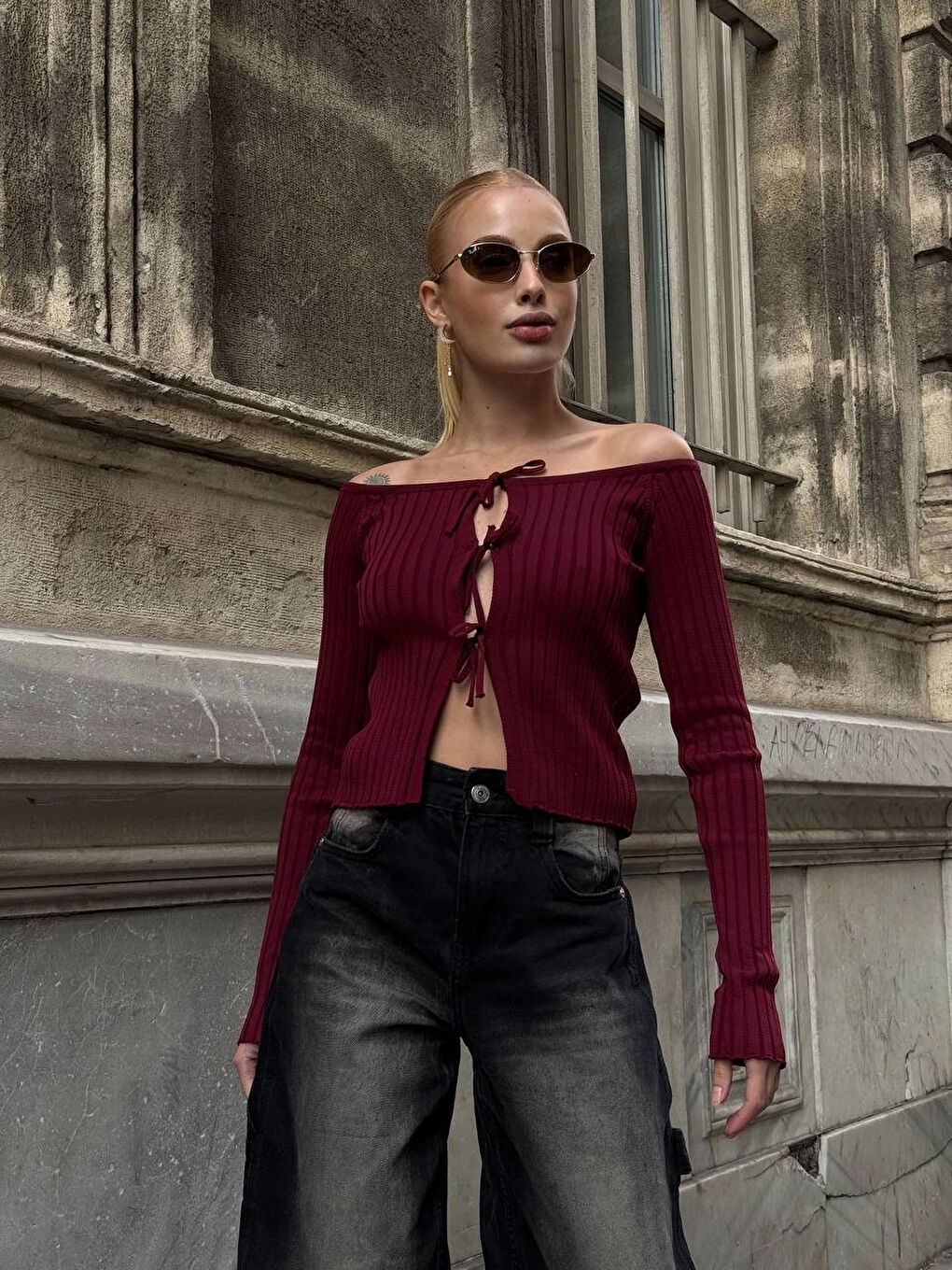 Kadın Bordo Önden Bağlamalı Madonna Yaka Crop Bluz-3