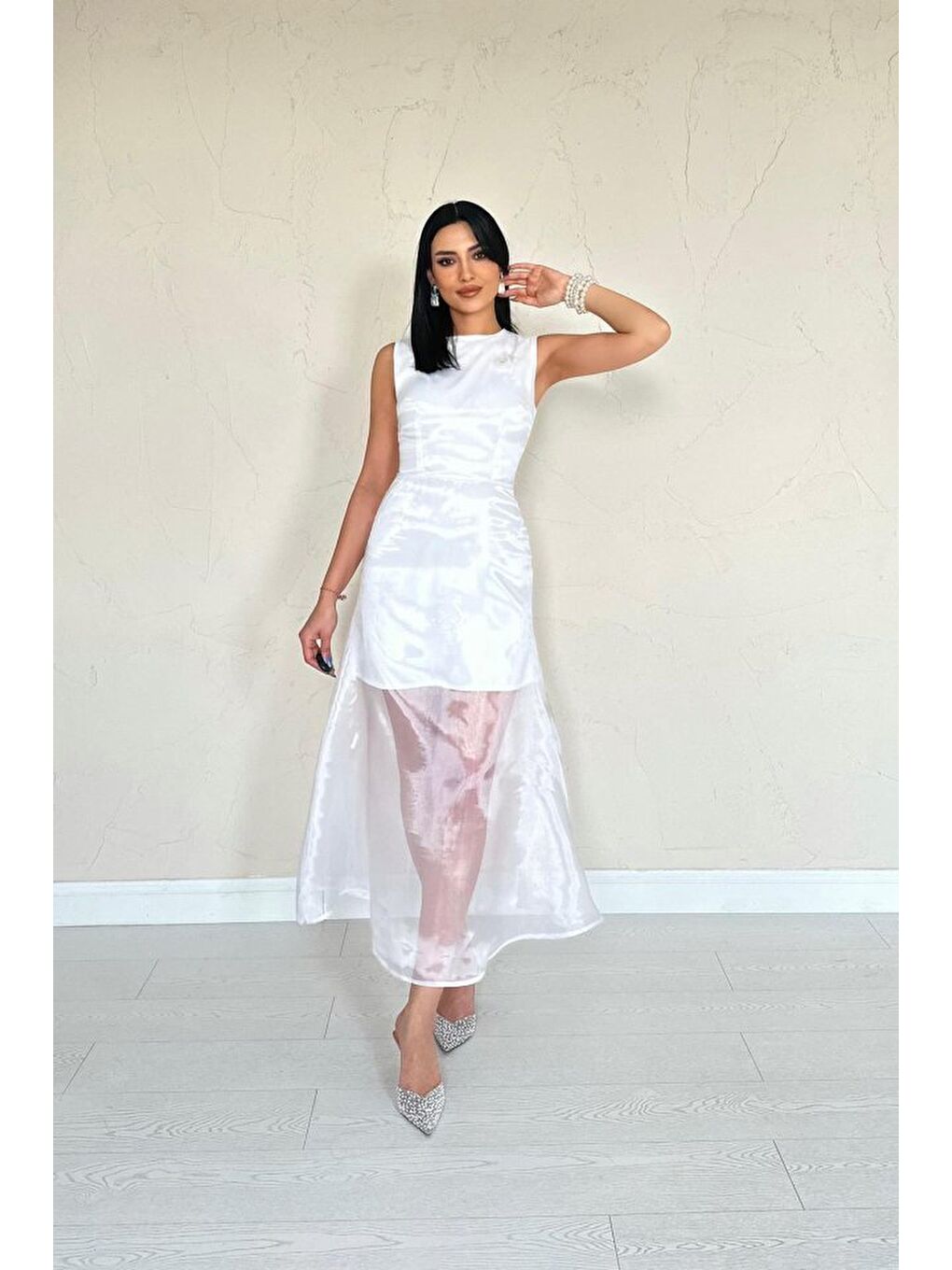 Beyaz Organze Detaylı Atlas Elbise