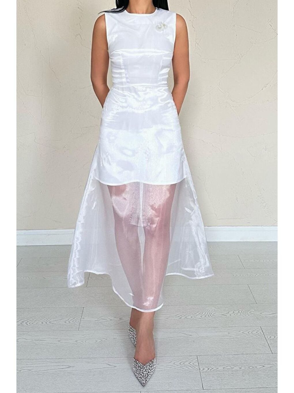 Beyaz Organze Detaylı Atlas Elbise-3