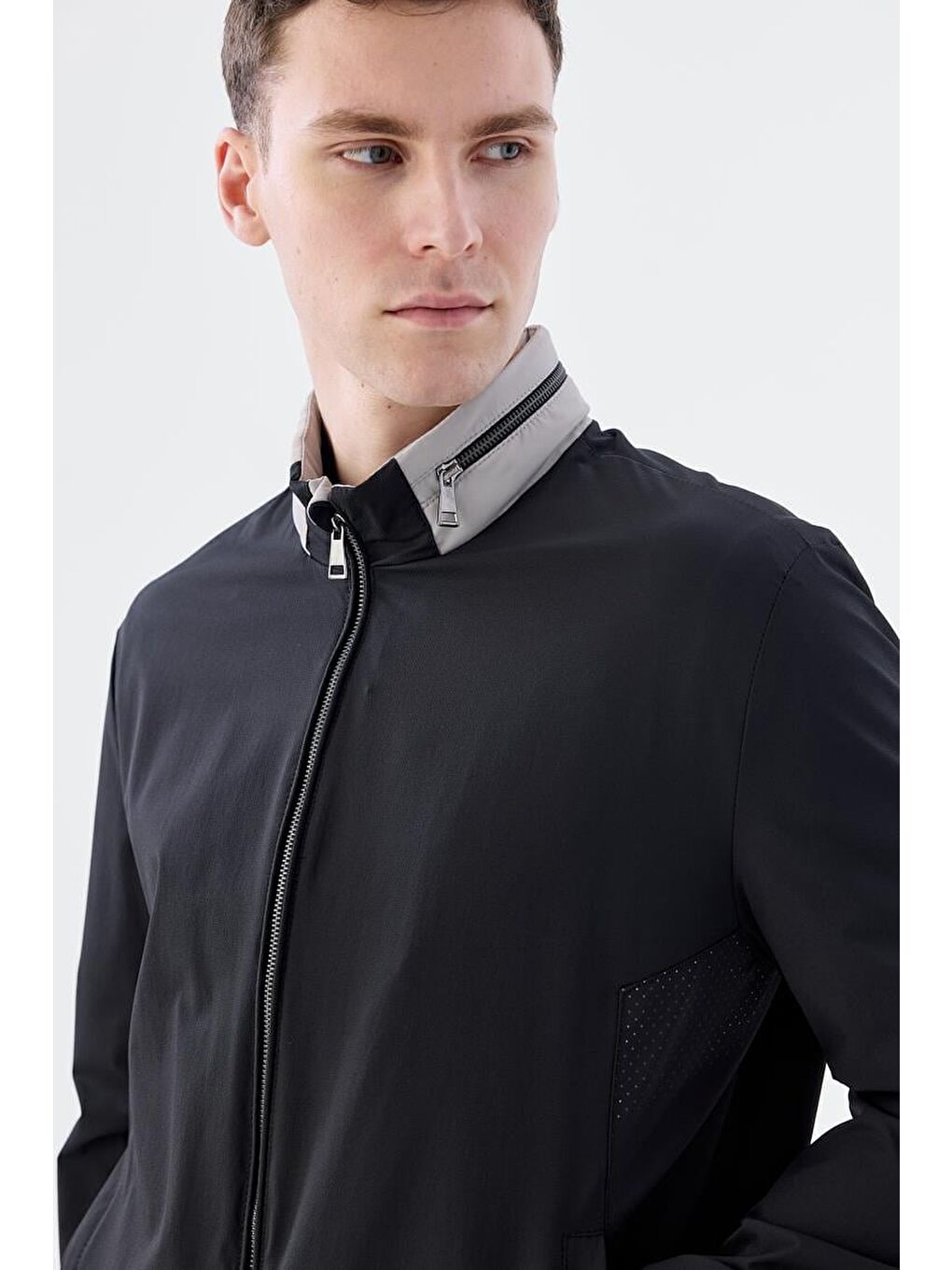 Siyah Comfort Fit Kapüşonlu Rahat Mevsimlik Spor Mont-2