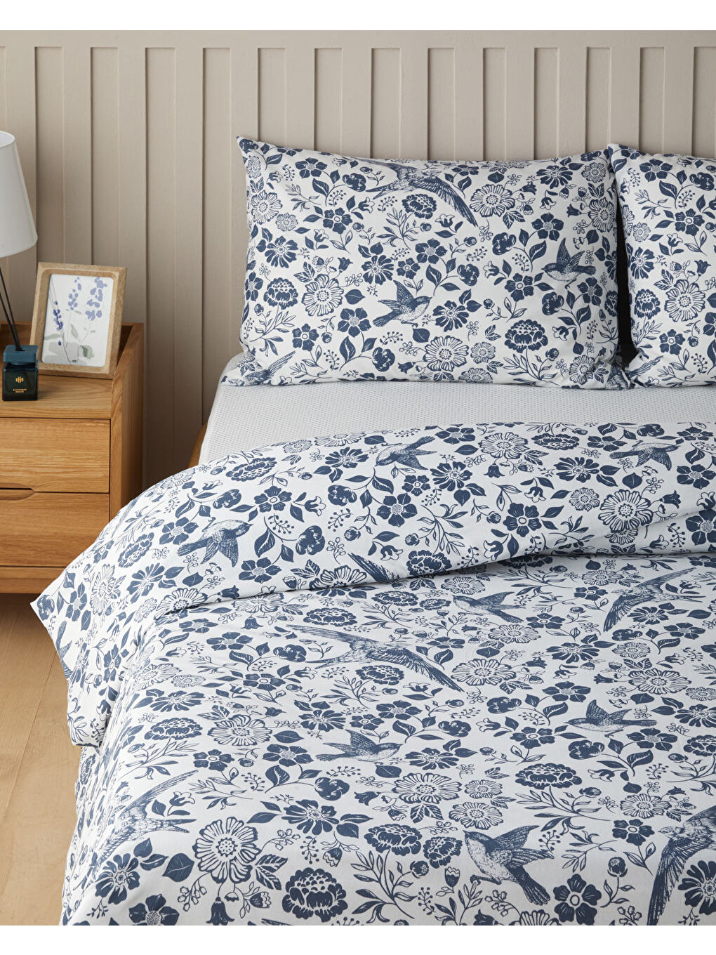 Garden Lullaby  Kolay Ütülenir Çift Kişilik Nevresim Takımı 200x220 cm Koyu Mavi-1
