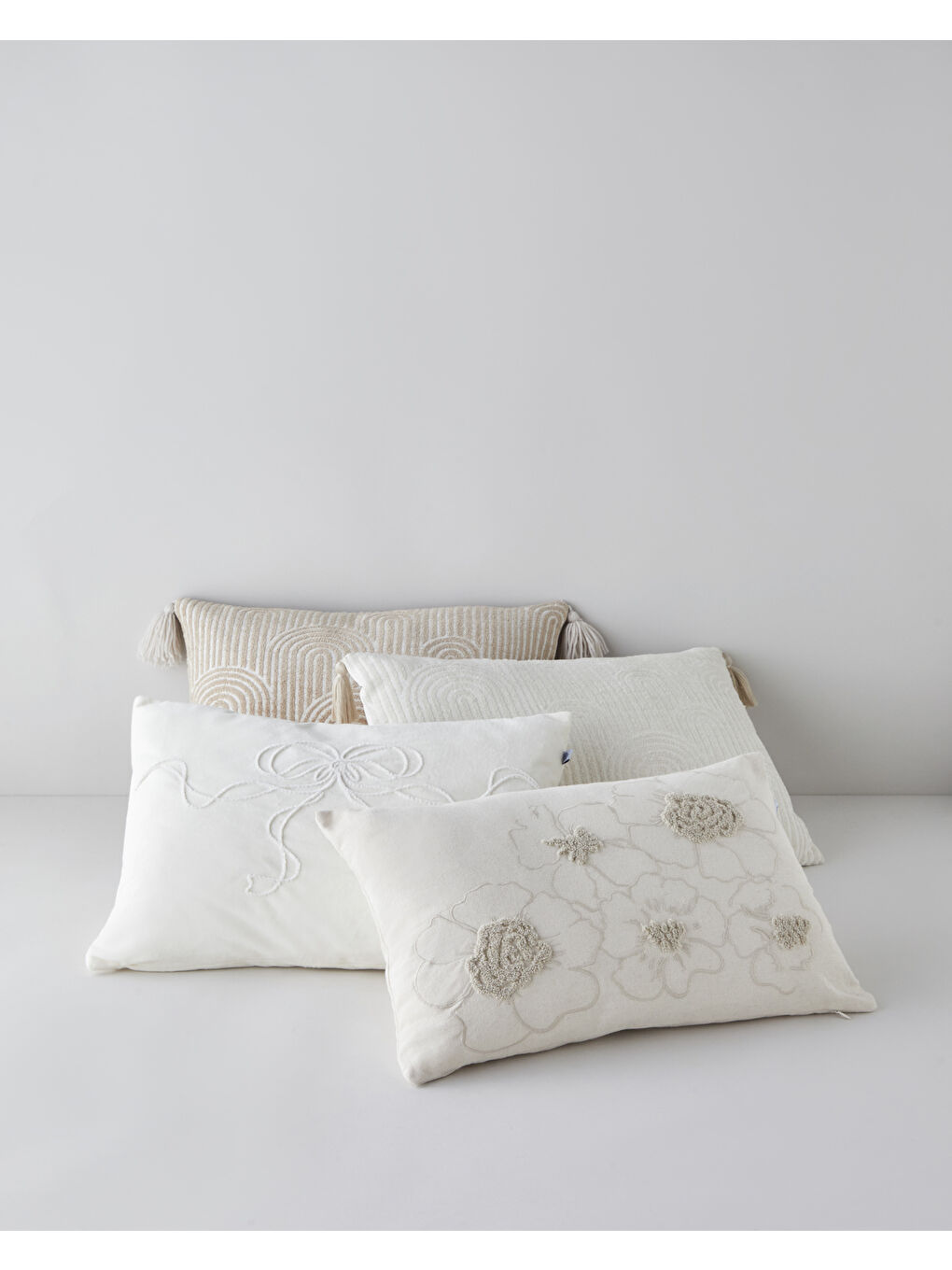 Ekru Deluxe Jakarlı Dekoratif Kırlent 35x55 cm Krem-2