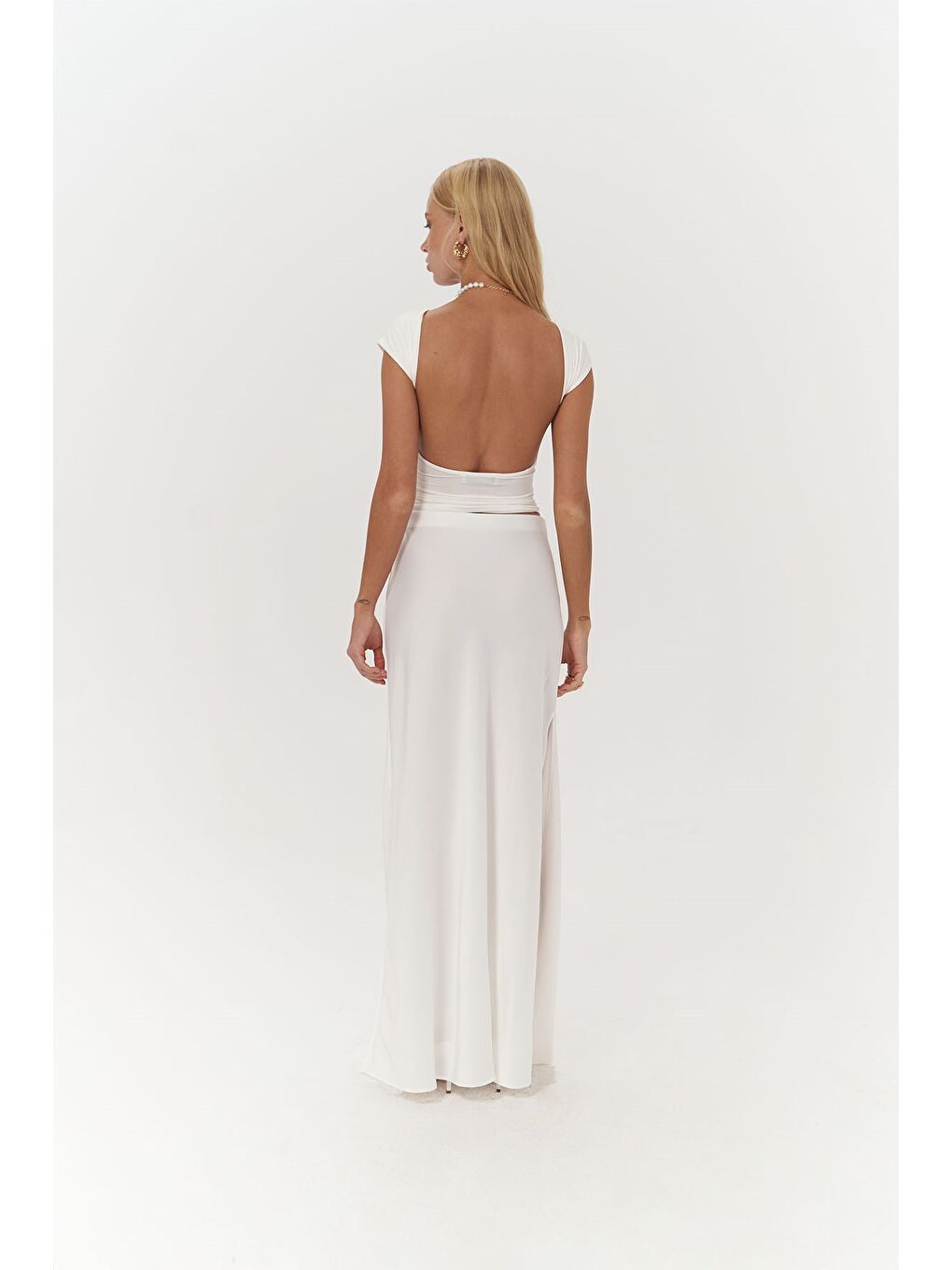 Cecil Yırtmaç Detay Beyaz Saten Etek-1