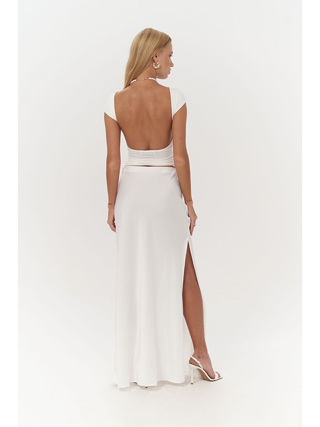 Cecil Yırtmaç Detay Beyaz Saten Etek-5