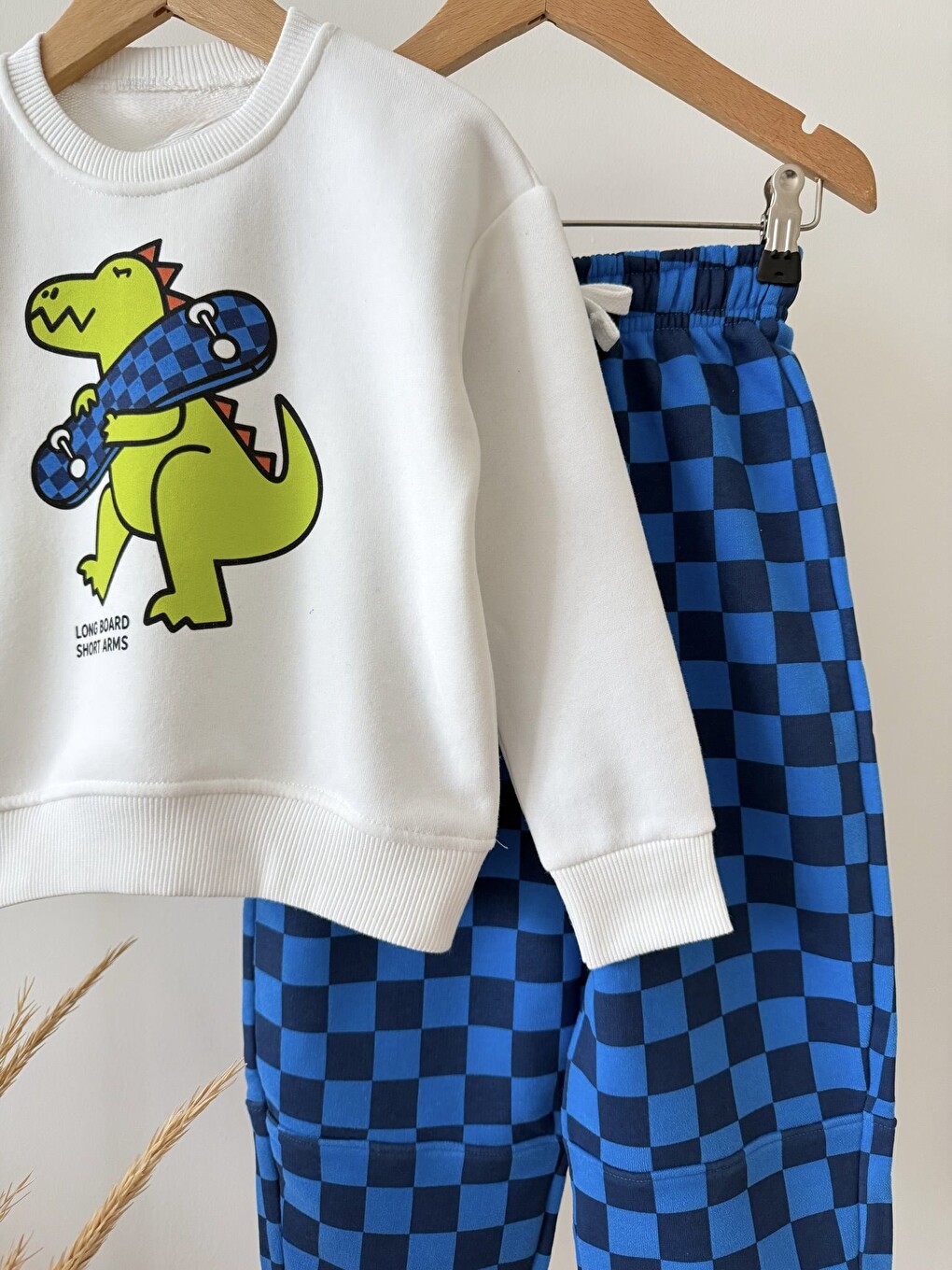 Karışık Çocuk Pamuklu Dinozor Baskılı Sweatshirt Ve Mavi Dama Eşofman Takımı-1