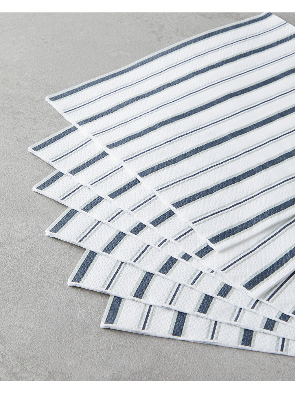 Grify 20'li Kağıt Peçete 33x33 cm Siyah - Beyaz-1