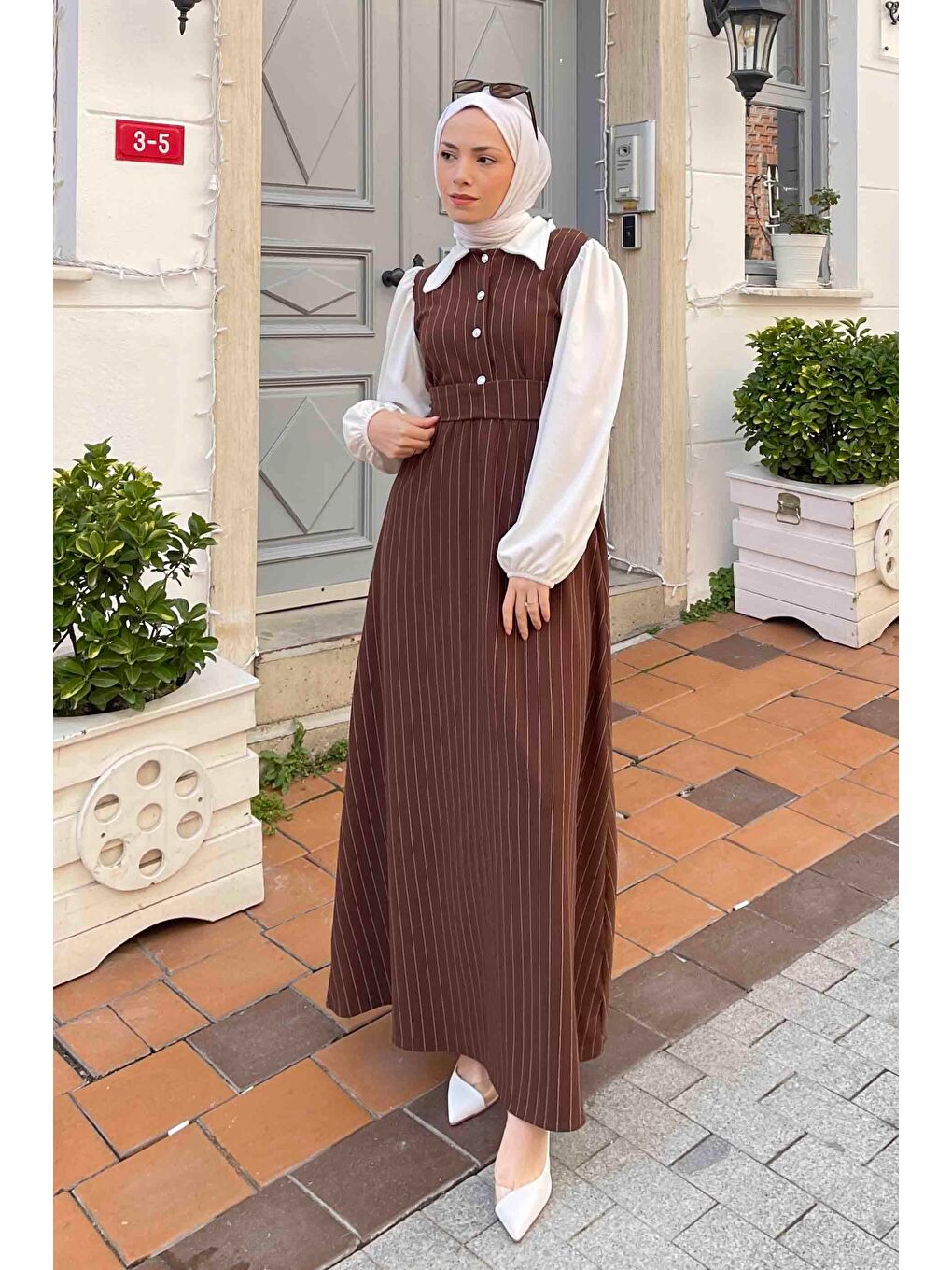 Çizgi Detaylı Garnili Elbise Acı Kahverengi