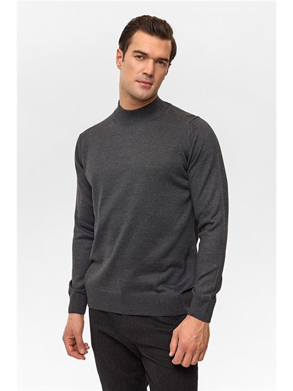 Antrasit Regular Düz Yarım Balıkçı Yaka Triko