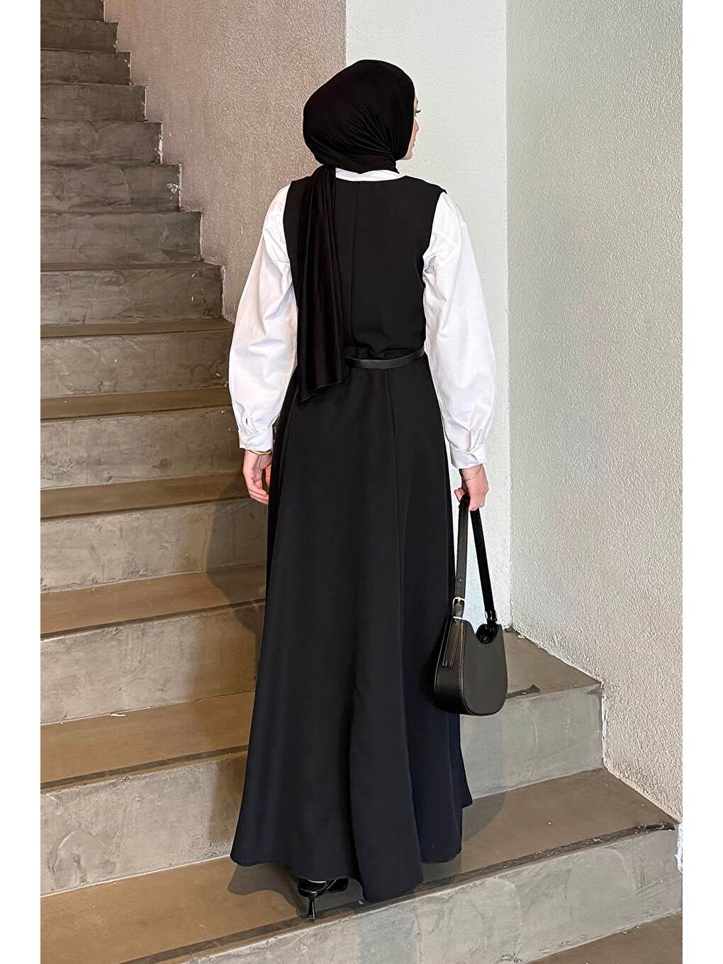 Düğme Detaylı Kolsuz Tesettür Elbise Siyah-3