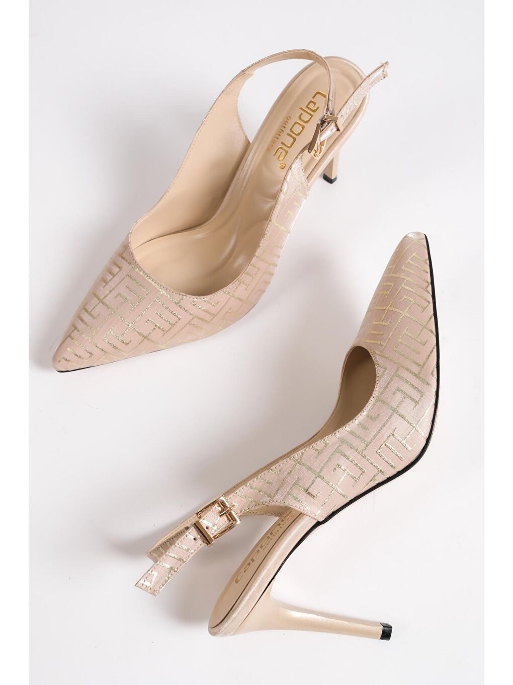 Bej Arkası Açık Orta Topuklu Yumuşak Pedli Taban Kadın Ayakkabı