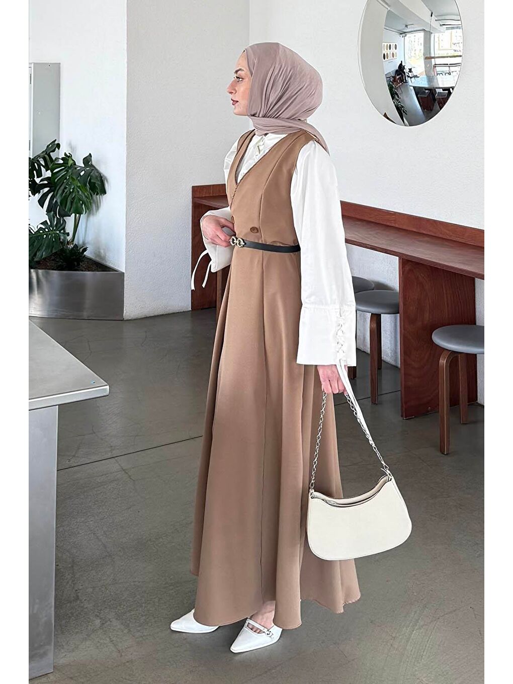 Kahverengi Düğme Detaylı Kolsuz Tesettür Elbise Çikolata Kahve-1