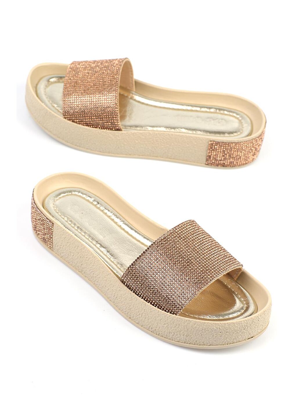 Sarı Tek Geniş Bantlı Taşlı Detaylı Dolgu Topuk Metalik Kadın Terlik-2