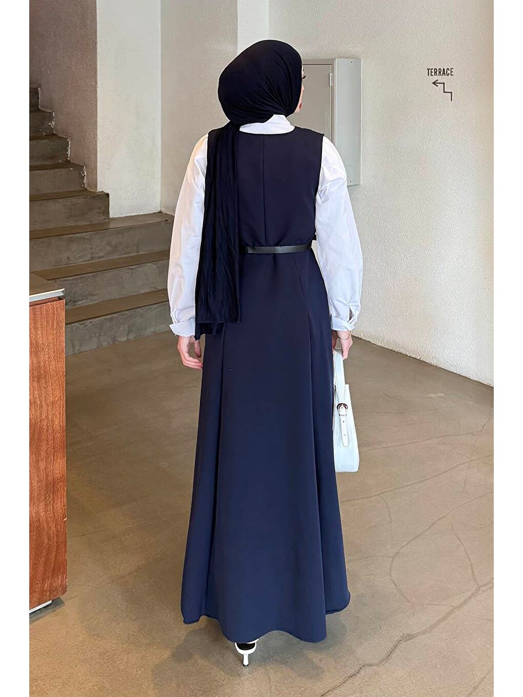 Düğme Detaylı Kolsuz Tesettür Elbise Lacivert-3