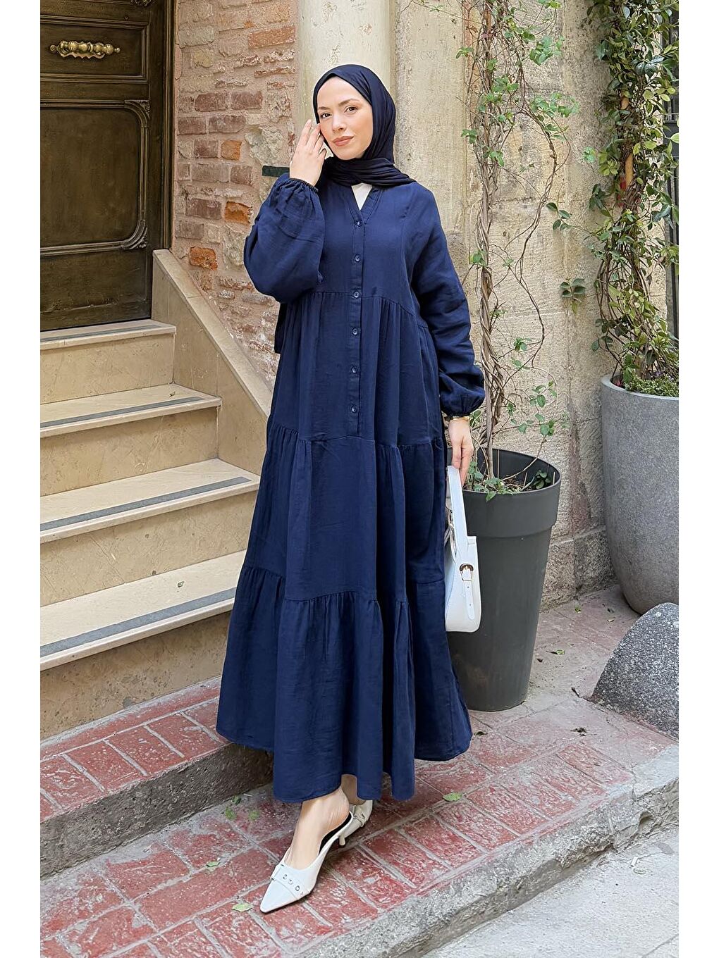 Ön Yarım Düğme Detaylı Müslin Kumaş Tesettür Elbise Lacivert