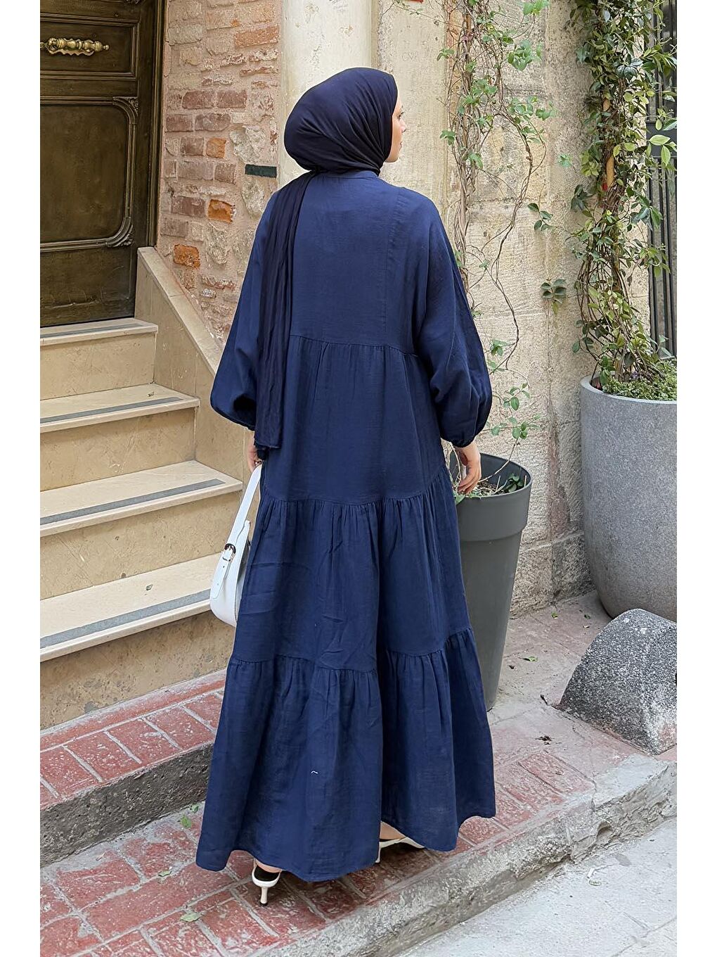 Ön Yarım Düğme Detaylı Müslin Kumaş Tesettür Elbise Lacivert-3