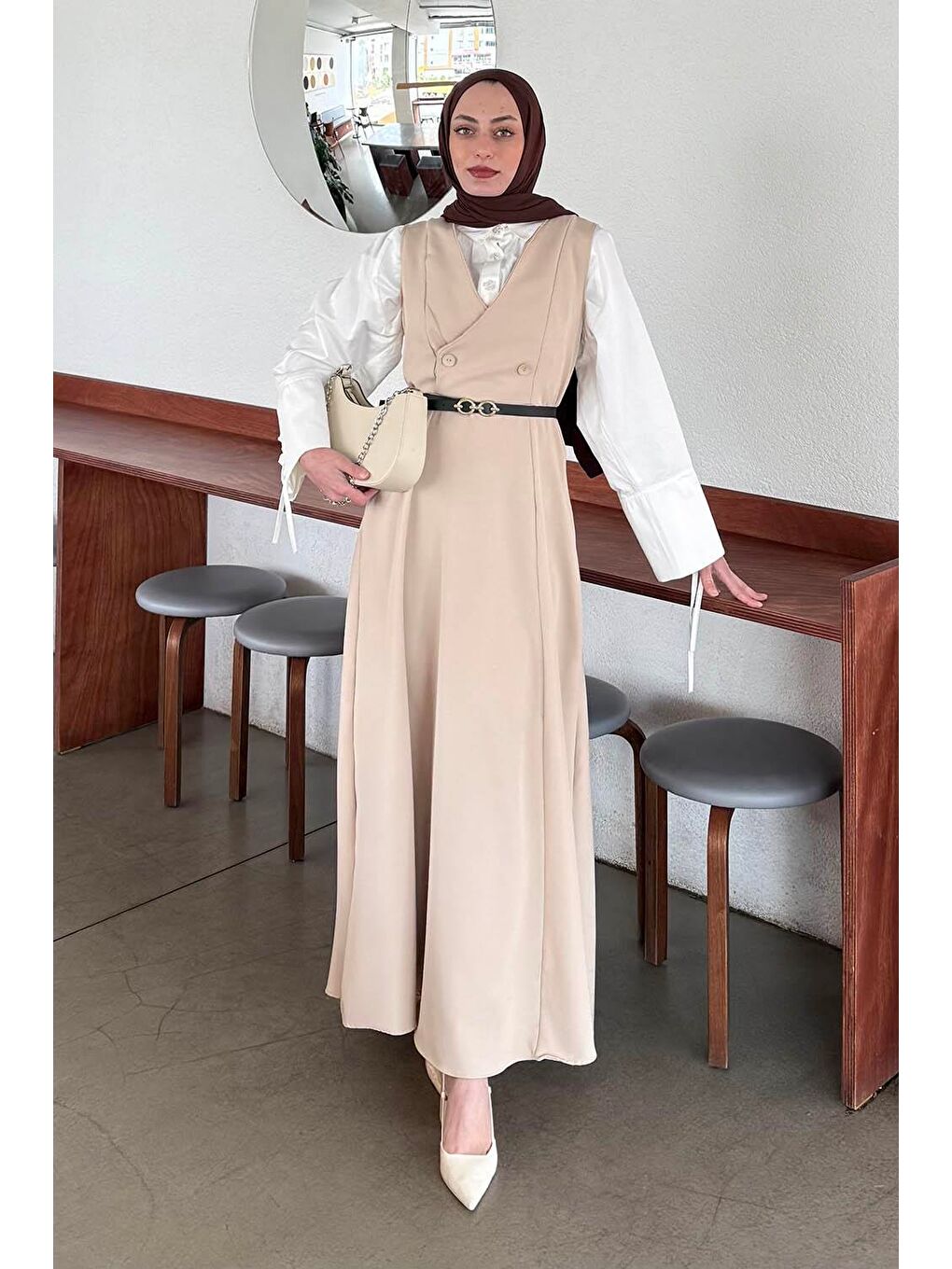 Düğme Detaylı Kolsuz Tesettür Elbise Bej
