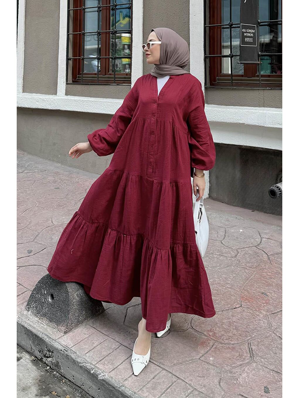 Ön Yarım Düğme Detaylı Müslin Kumaş Tesettür Elbise Bordo