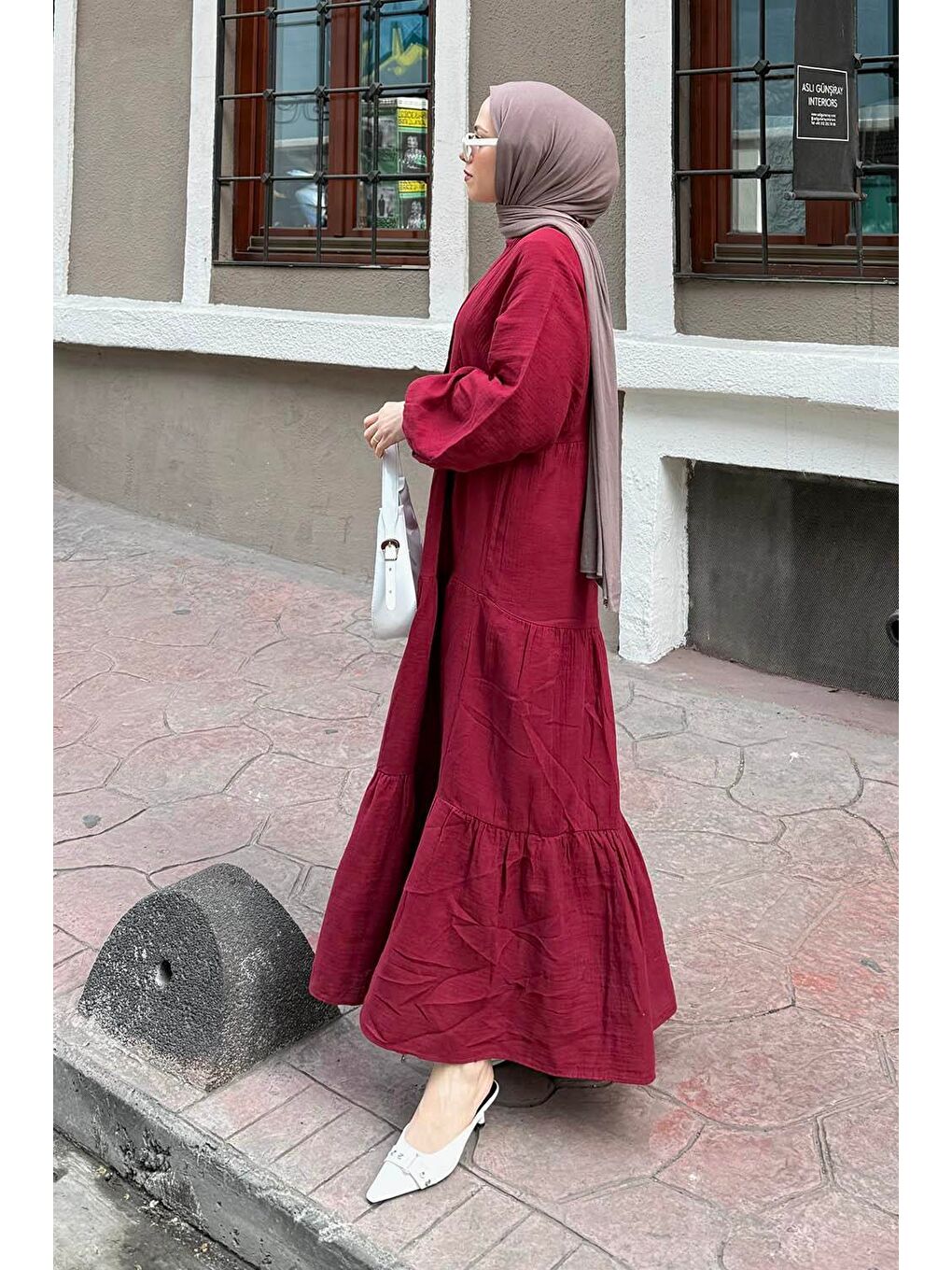 Ön Yarım Düğme Detaylı Müslin Kumaş Tesettür Elbise Bordo-1
