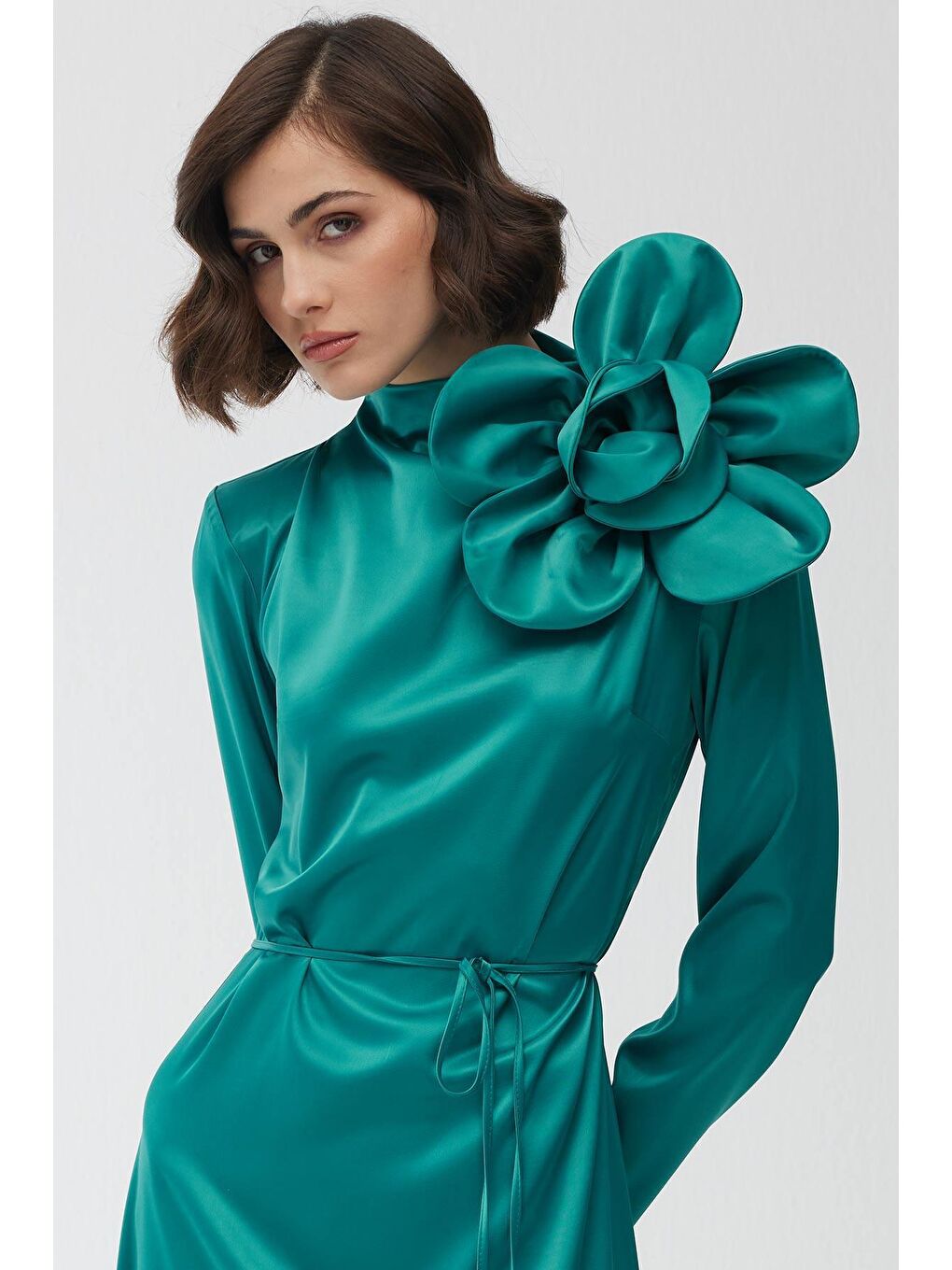 Çiçek Detaylı Saten Abiye Elbise - Broşlu Yeşil-1