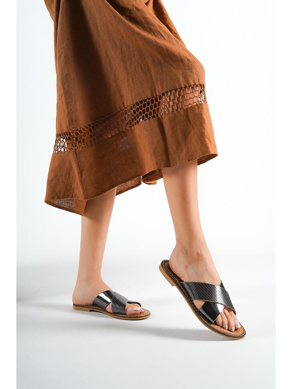 Gri 881 Hakiki Deri Bodrum Kadın Terlik-4