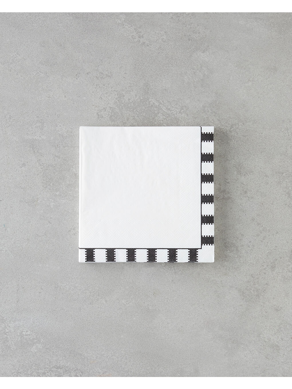 Nuvia 20'li Kağıt Peçete 33x33 cm Siyah - Beyaz