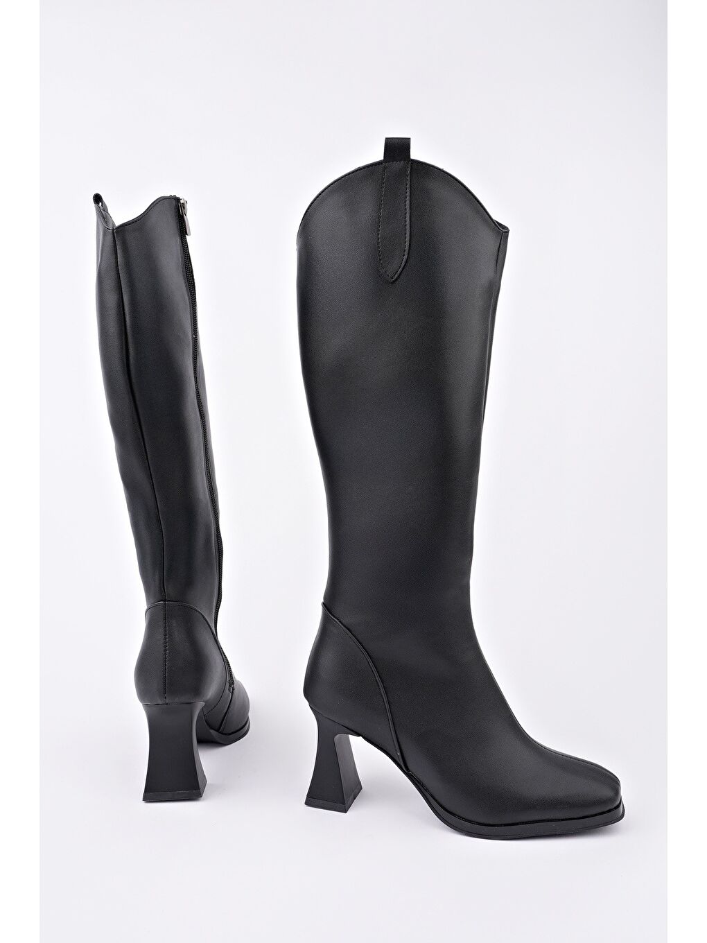 Siyah ASTORİA Küt Burun Yandan Fermuarlı Topuklu Kadın Çizme-1
