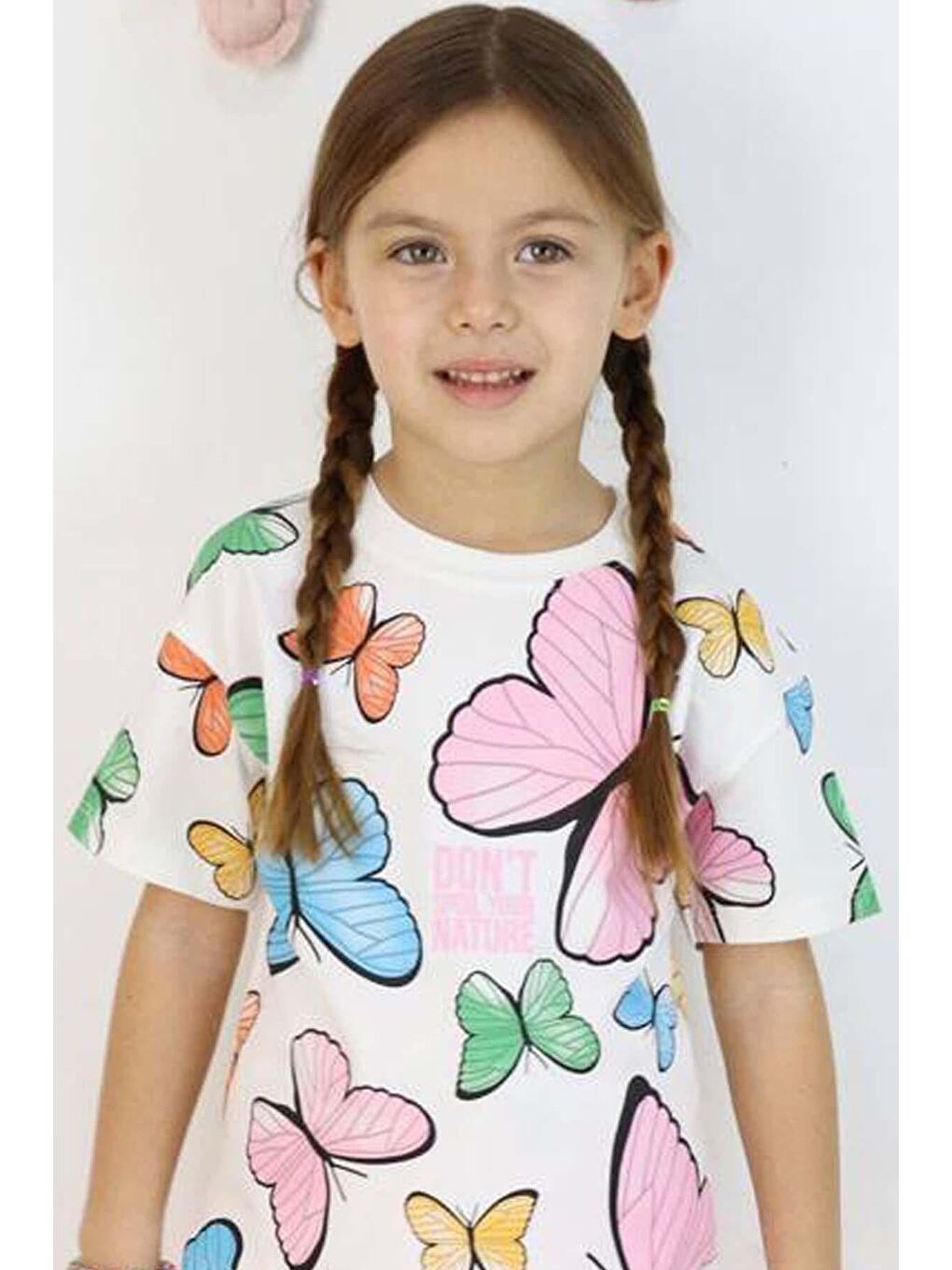 Kız Çocuk Üzeri Renkli Digital Kelebek Baskılı T-shirt Pembe Şortlu Takım-2