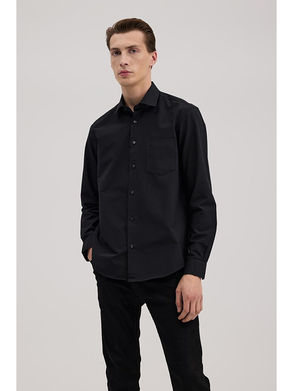 Siyah Klasik Fit İtalyan Yaka Uzun Kol Klasik Kravatlık Kolay Ütülenebilir Pamuklu Gömlek-1