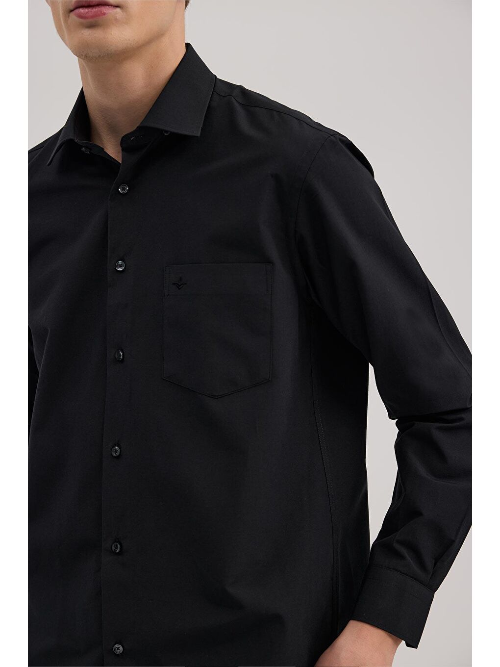 Siyah Klasik Fit İtalyan Yaka Uzun Kol Klasik Kravatlık Kolay Ütülenebilir Pamuklu Gömlek-2