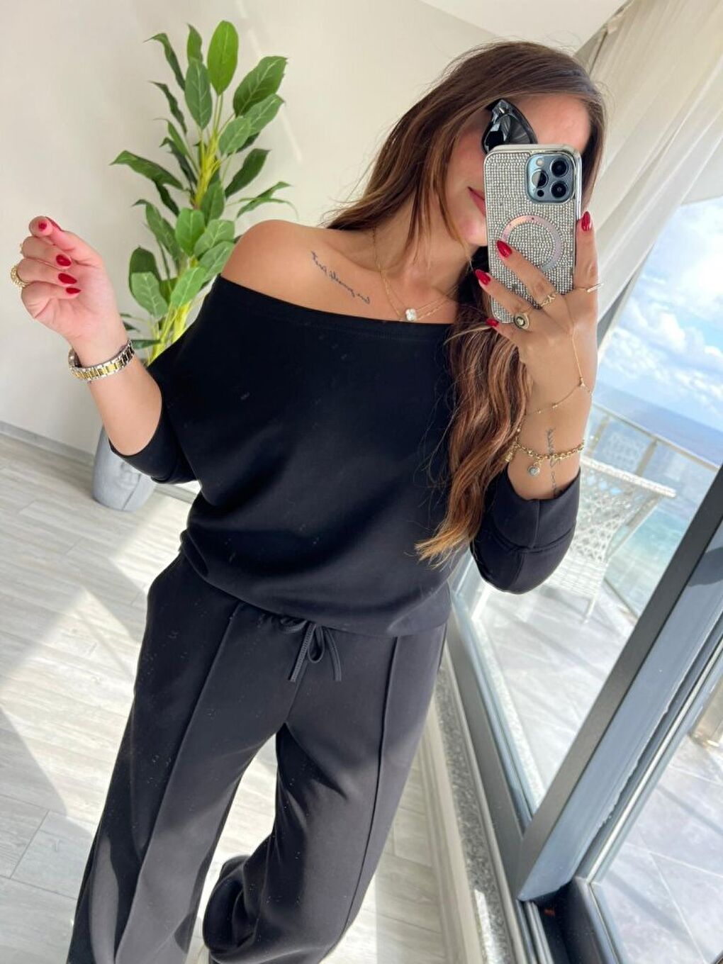 Siyah Kadın Uzun Kollu Tek Omuzdan Açık Modal Bluz Ve Pantolon Ikili Takım-2