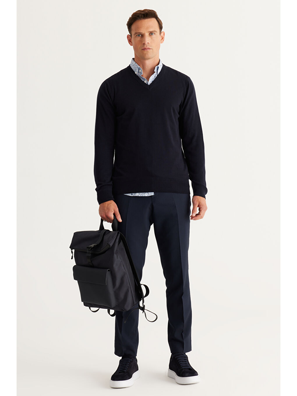 Erkek Siyah Standart Fit Normal Kesim V Yaka Pamuklu Triko Kazak-3