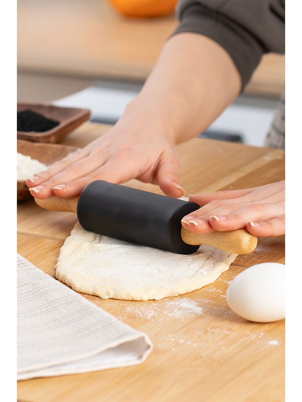 15682 Siyah Bambu Saplı Silikon Gövdeli Merdane 22 Cm-1