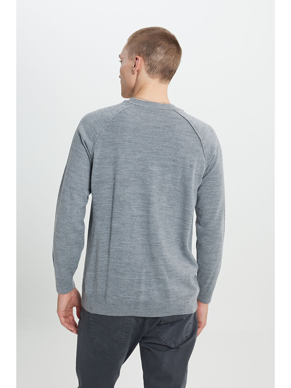 Erkek Gri Standart Fit Normal Kesim Bisiklet Yaka Jakarlı Triko Kazak-5