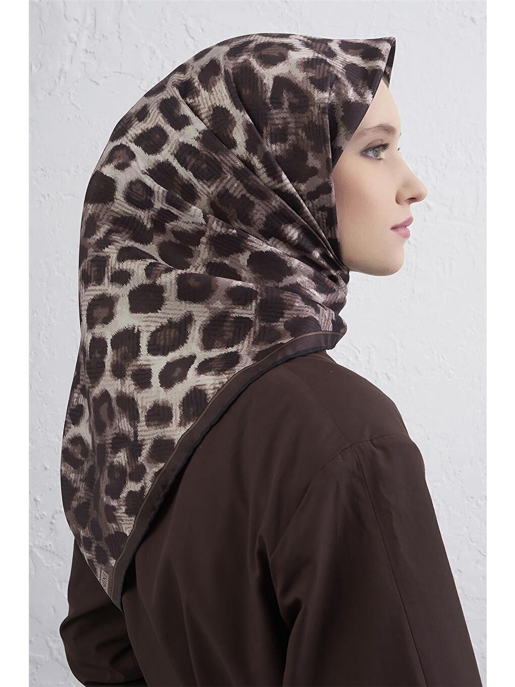 Kahverengi Klasik Desenli Saf İpek Twill Eşarp 9425D 53-2