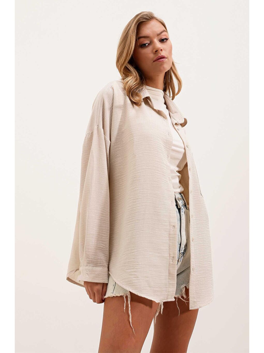 Bej Kadın Taş Düşük Omuz Cepli Oversize Gömlek-1