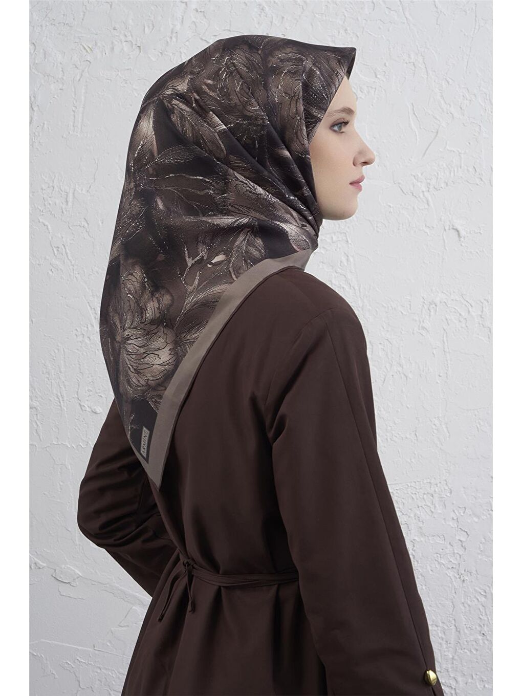 Kahverengi Çiçek Desenli Saf İpek Twill Eşarp 9409D 82-3