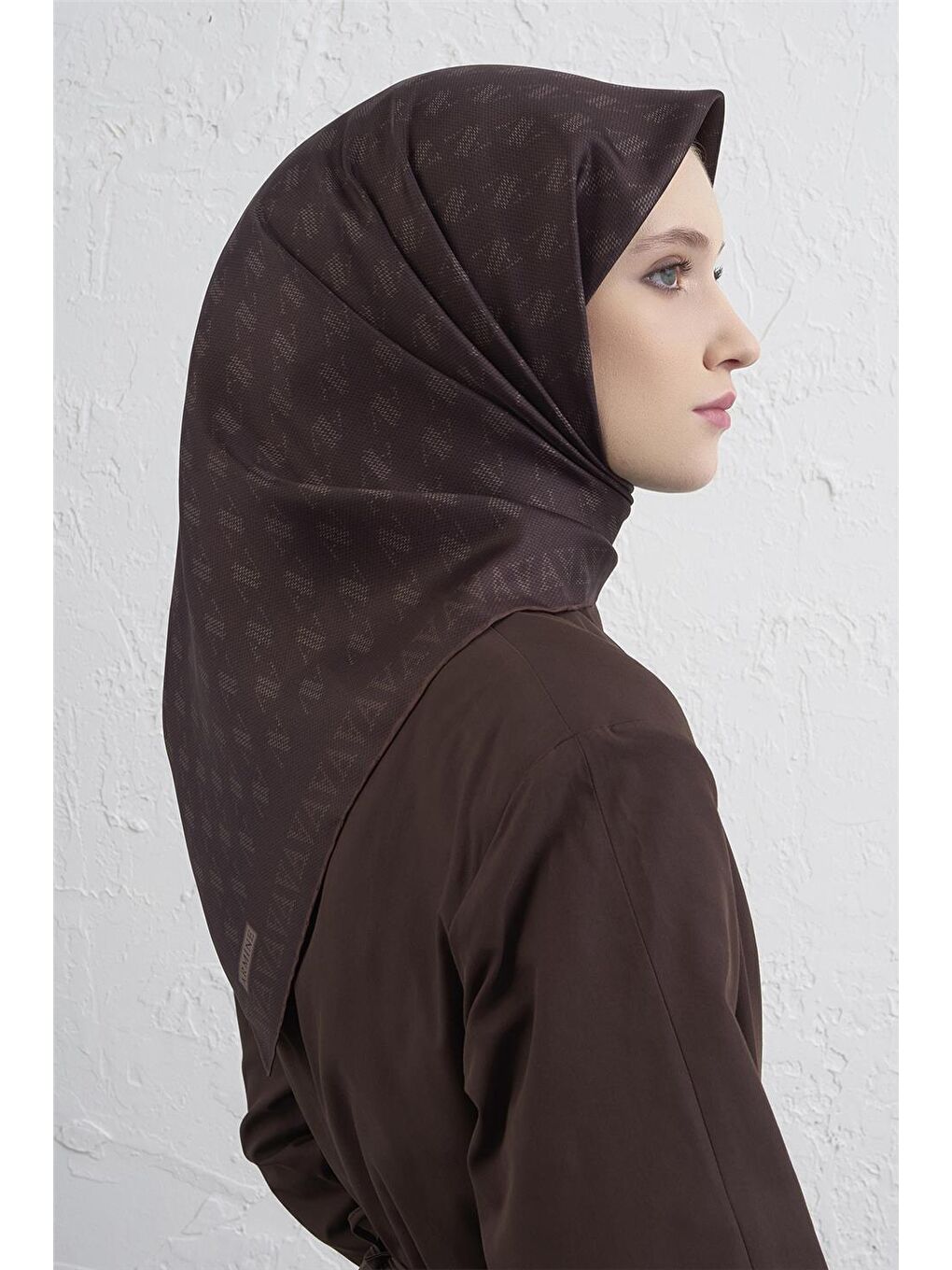 Kahverengi Monogram Desenli Saf İpek Twill Eşarp 9412D 84-1