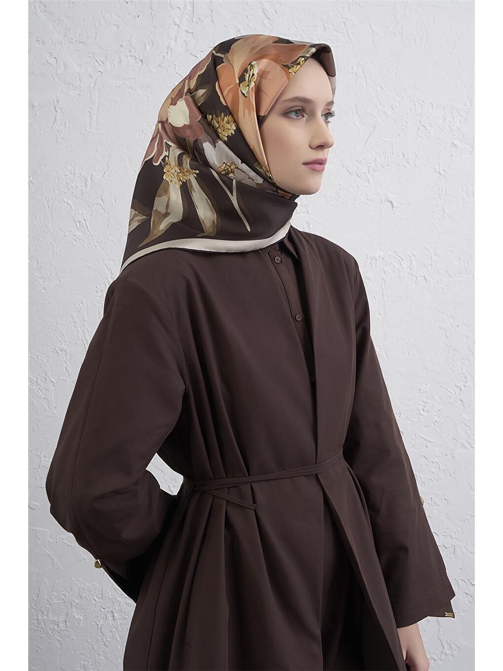 Kahverengi Çiçek Desenli Saf İpek Twill Eşarp 9414D 38