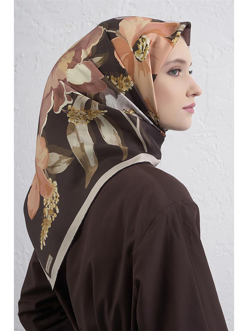 Kahverengi Çiçek Desenli Saf İpek Twill Eşarp 9414D 38-2